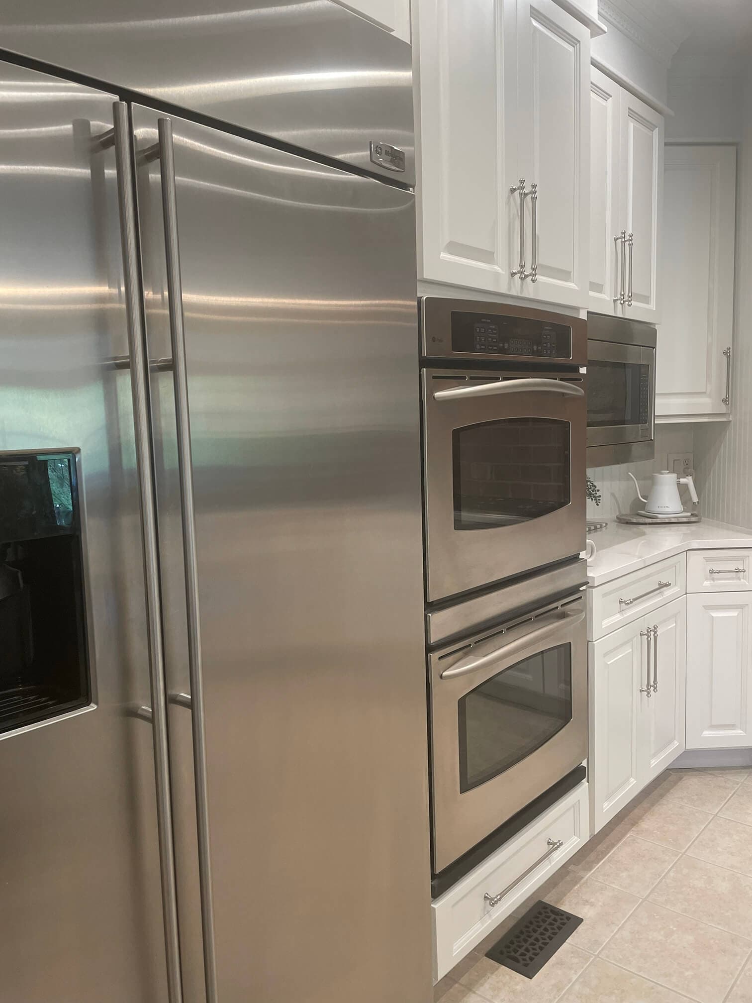 White Cabinet Kitchen Custom kitchen remodel featuring kitchen remodel laurien by Professional Wood Interiors - St. Louis, MO